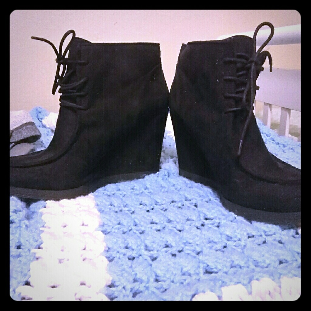 Nine west bootie wedges